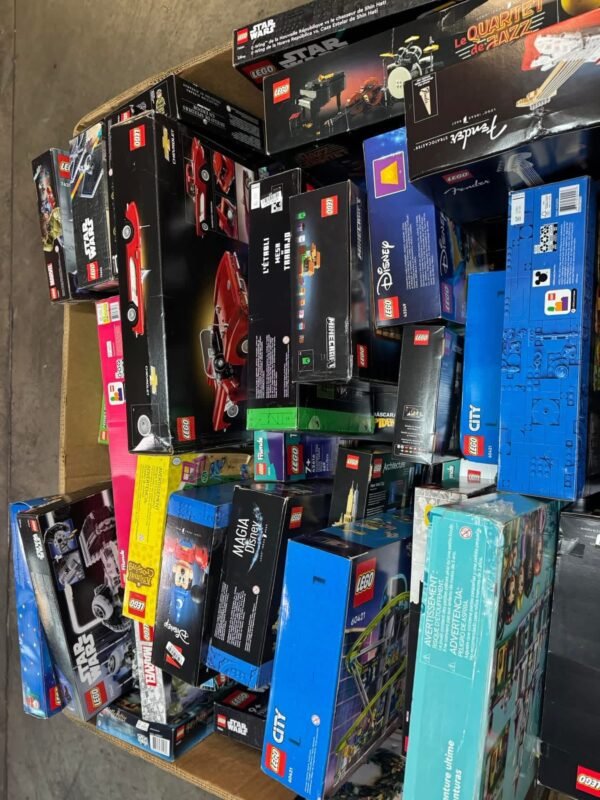More Legos- Toys pallets left😇