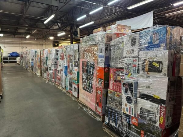 IMG_8936 🗣️Fresh W@lmart trucks are available on floor🔥 ⬇️Price start $499-$599 per pallet⬇️