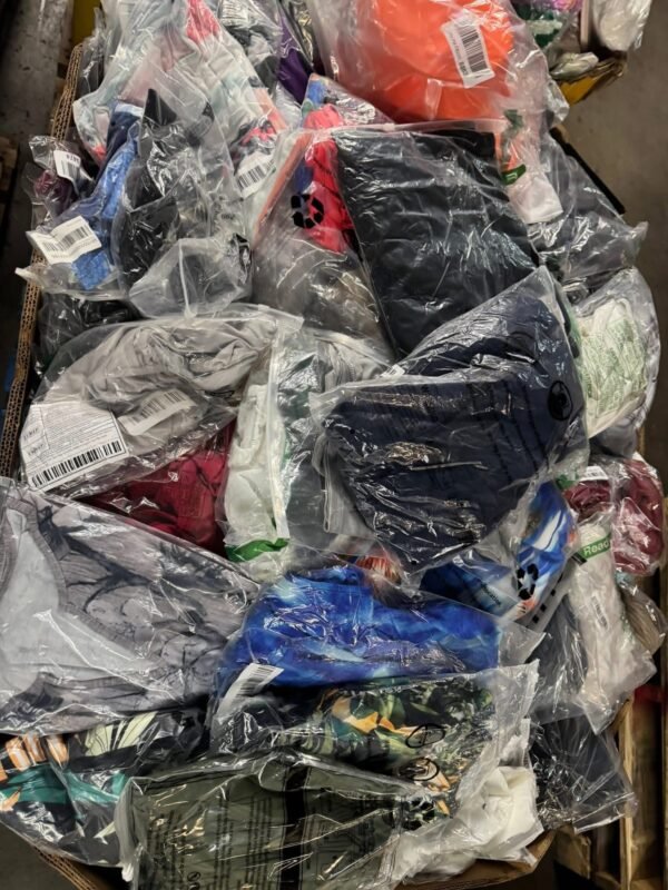🗣️Am@zon LPN clothes just arrived. 100% brand new. These are well mix - non duplicate items. 300 pieces per pallets- 9/ pallet